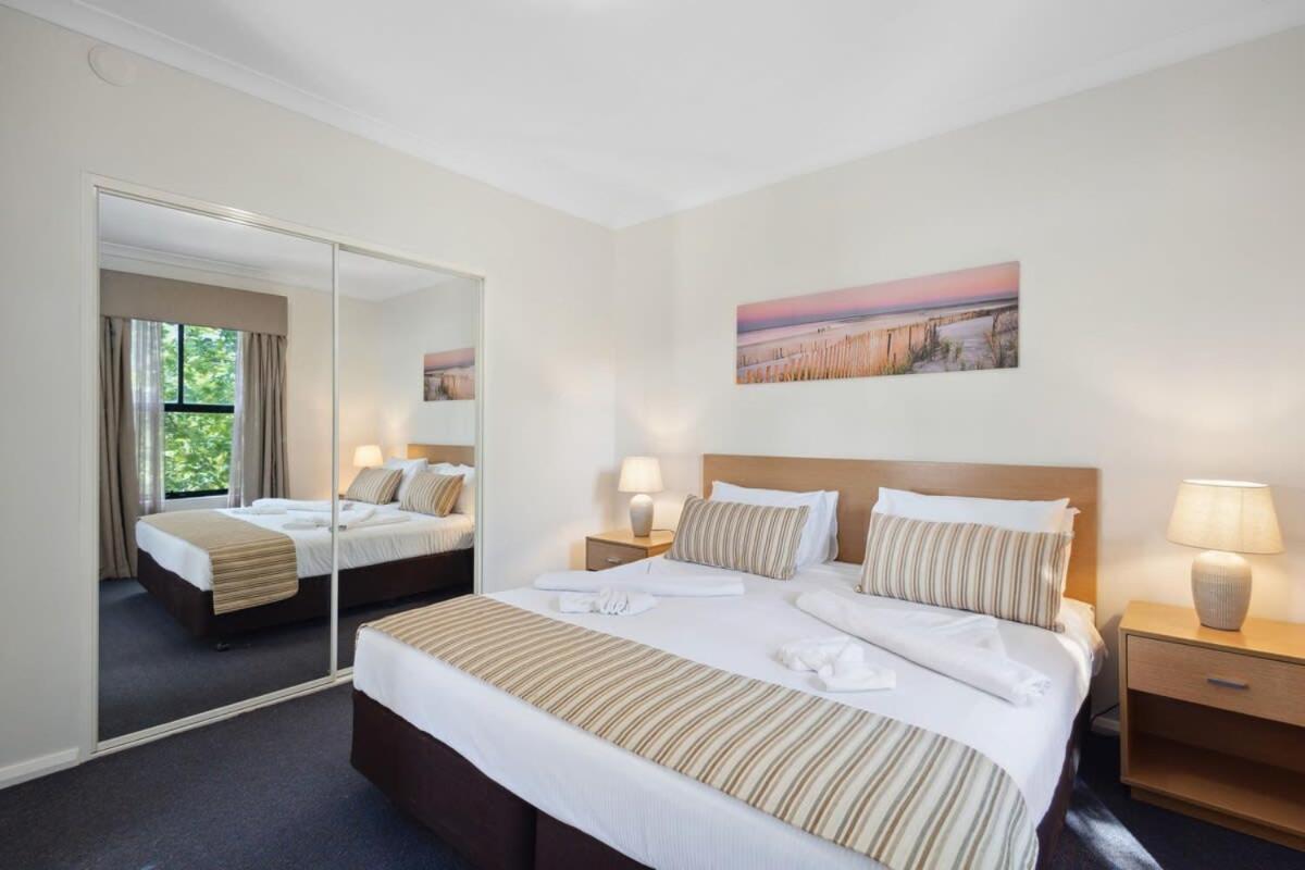 Vibrant In Northbridge Apartment